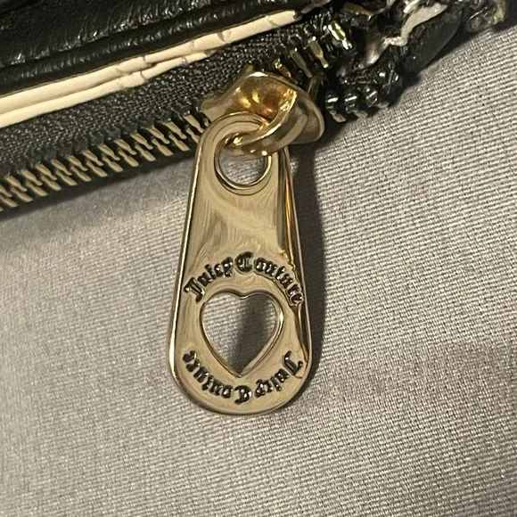 Juicy Couture Women's Heart Quilted Foldable Wallet - Picture 4 of 7